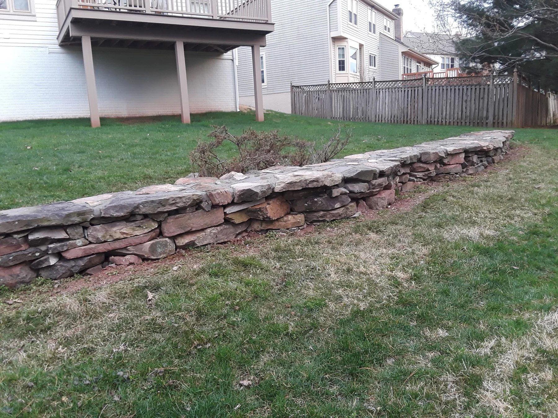 Natural stone retaining wall